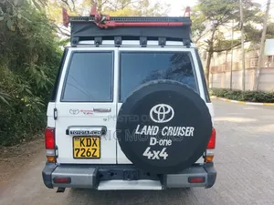 Toyota Land Cruiser 2012 White