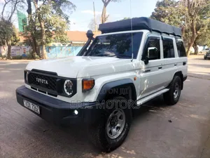 Toyota Land Cruiser 2012 White
