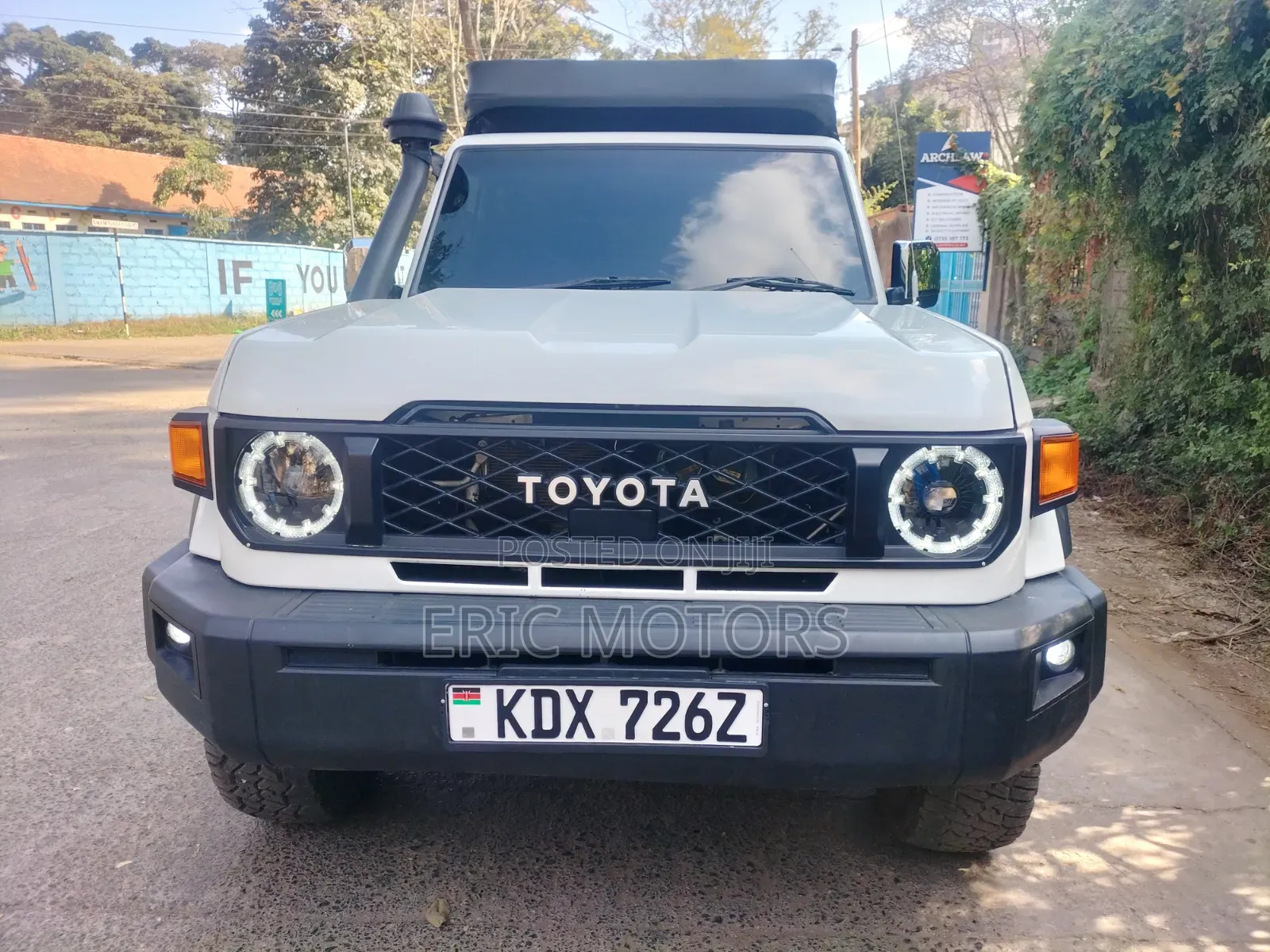 Toyota Land Cruiser 2012 White