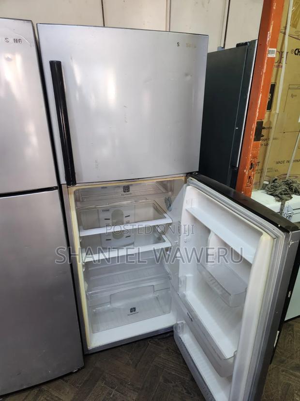 Samsung Silver Fridge 300litres - thumbnail 4