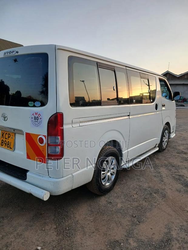 Toyota HiAce 2012 White - thumbnail 2
