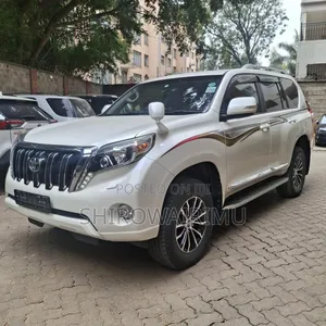 Toyota Land Cruiser Prado 2018 Off white