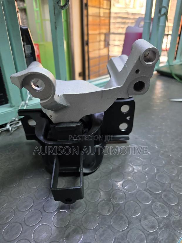 Engine Mounting Xtrail T31/Dualis Front Right Hand Long - main view