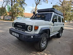 Toyota Land Cruiser 2012 White