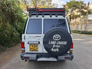 Toyota Land Cruiser 2012 White