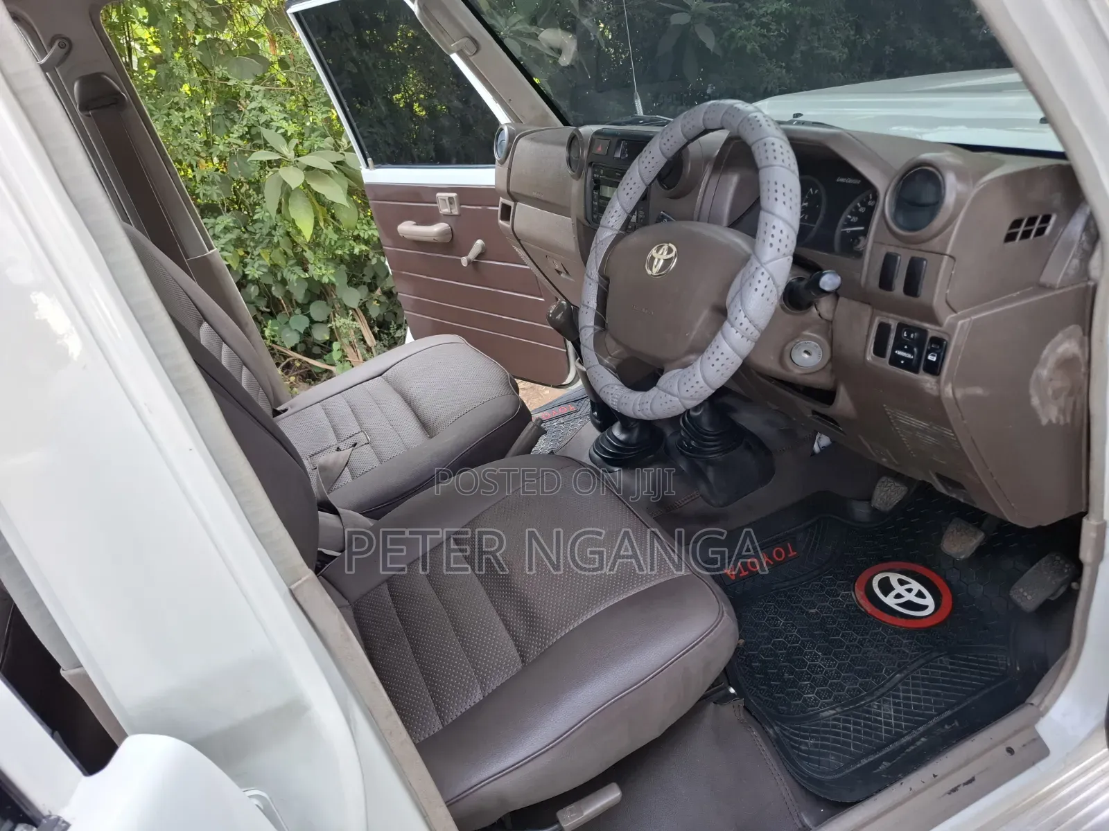 Toyota Land Cruiser 2012 White