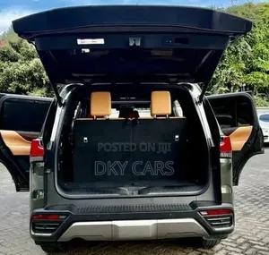 Lexus LX 2022 Green