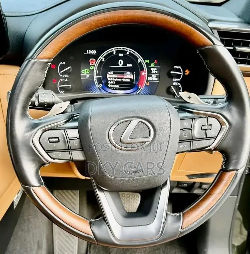 Lexus LX 2022 Green