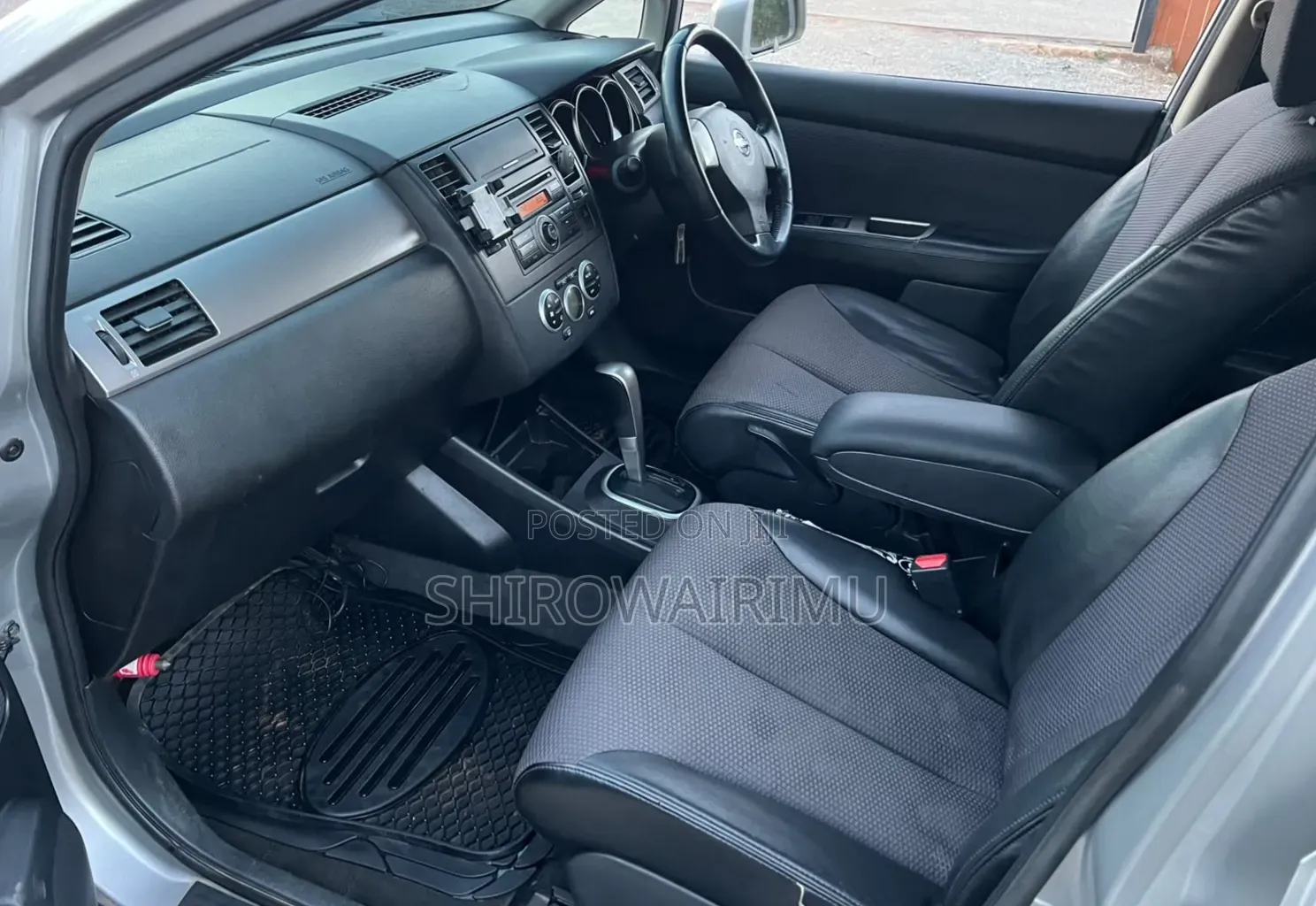 Nissan Tiida 2007 Silver