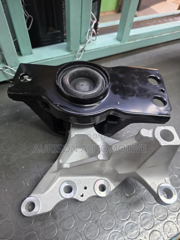 Engine Mounting Serena Front Right Hand - thumbnail 2