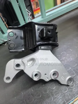 Engine Mounting Serena Front Right Hand