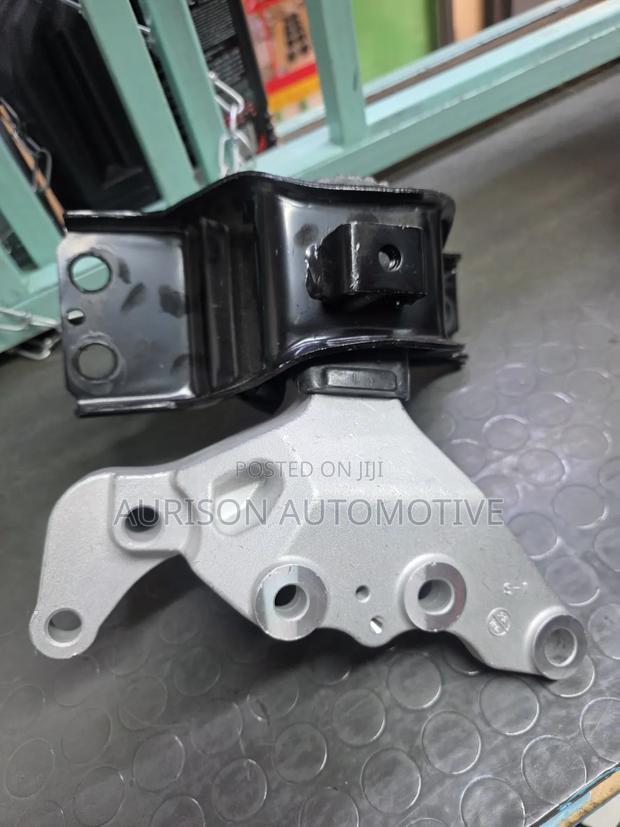 Engine Mounting Serena Front Right Hand - thumbnail 3