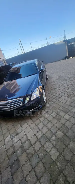 Mercedes-Benz E250 2012 Blue