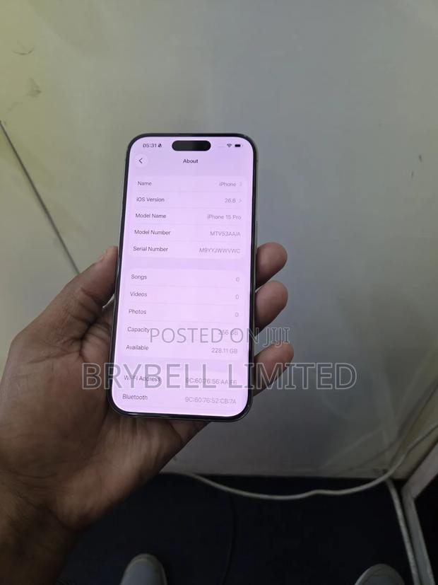 Apple iPhone 15 Pro 256 GB Gray - thumbnail 3
