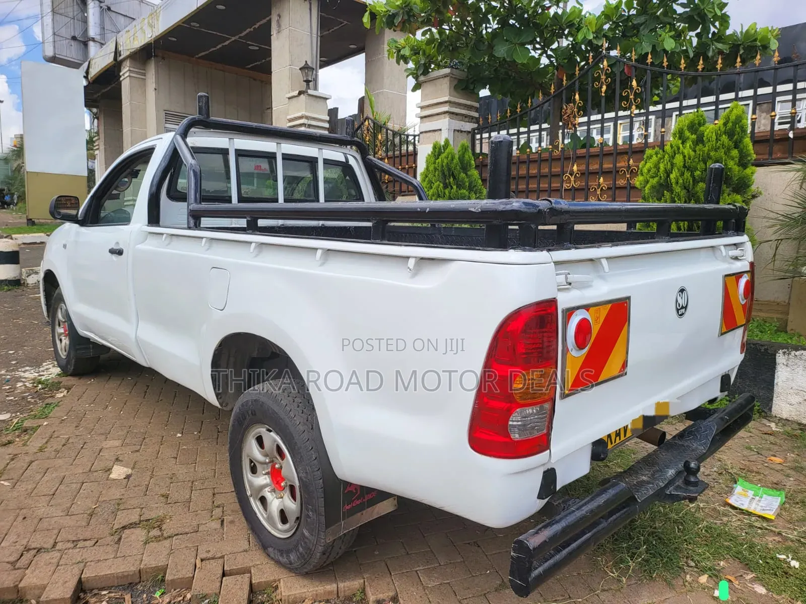 Toyota Hilux 2006 White