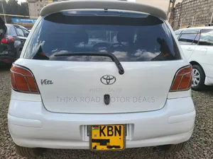 Toyota Vitz 2004 White