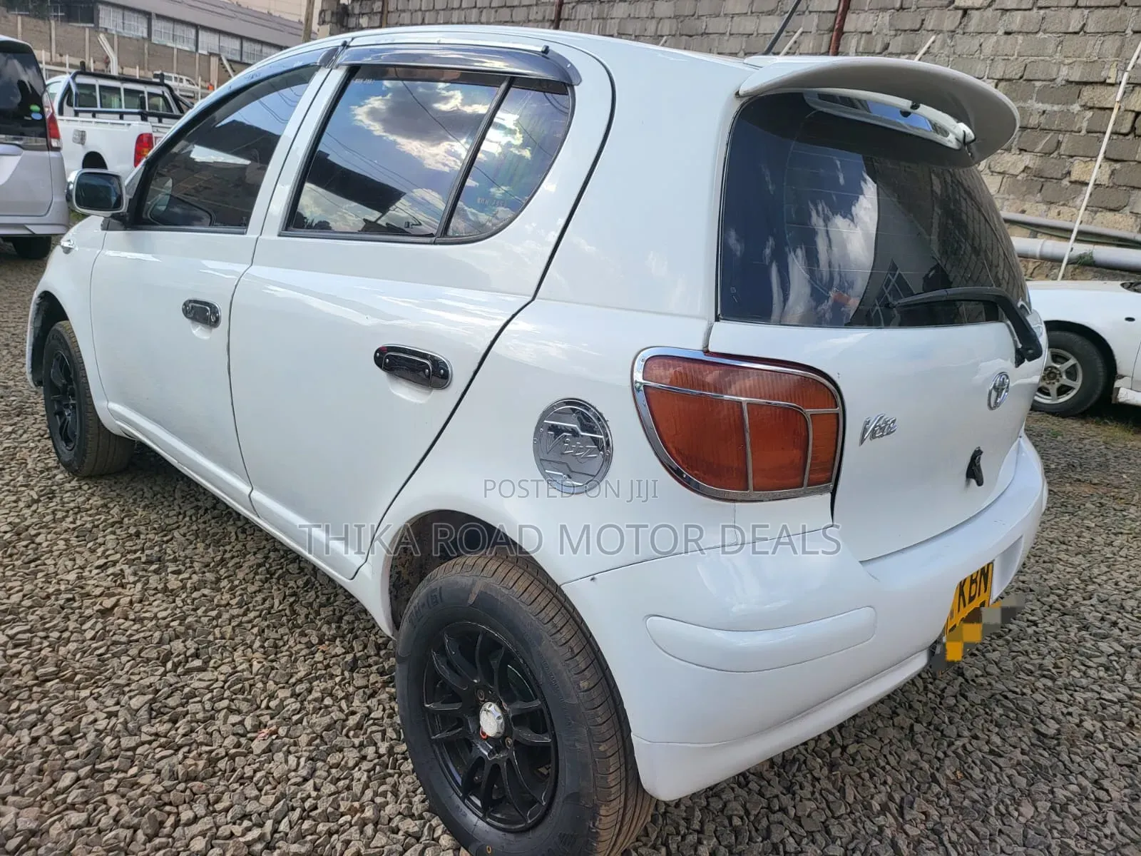Toyota Vitz 2004 White