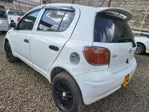 Toyota Vitz 2004 White