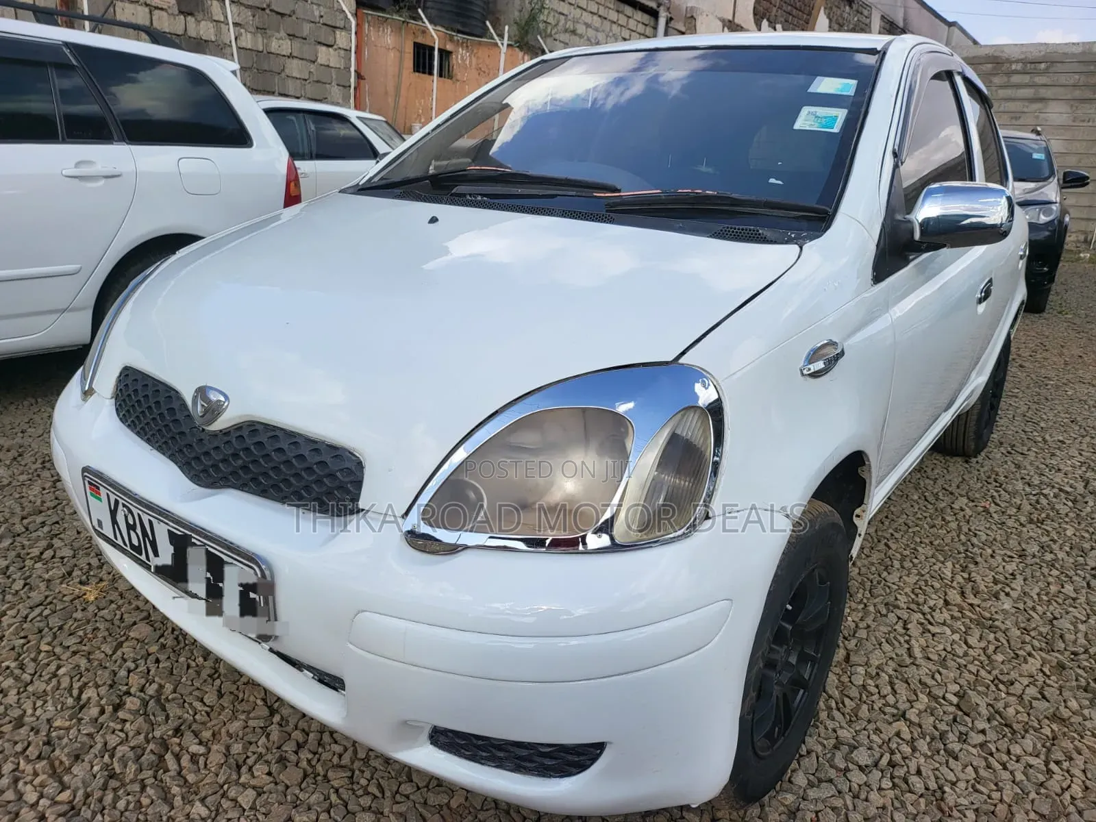 Toyota Vitz 2004 White