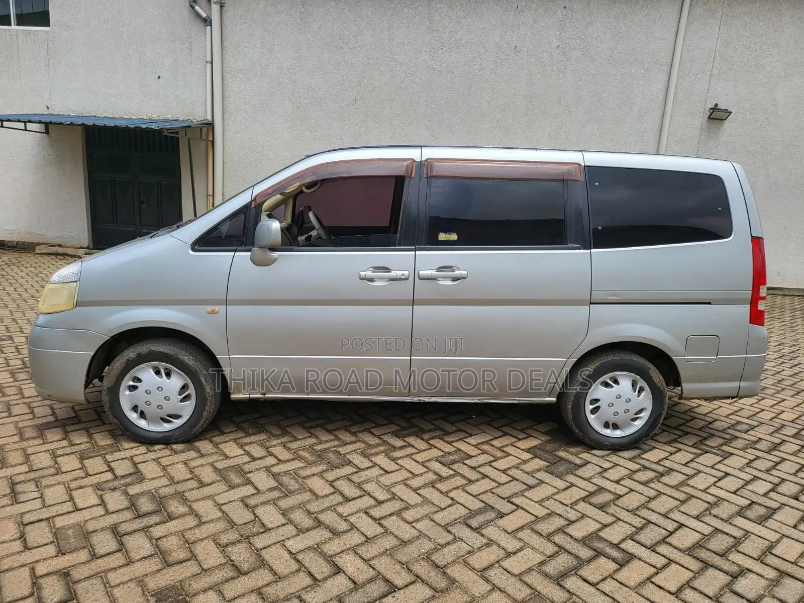 Nissan Serena 2005 Silver