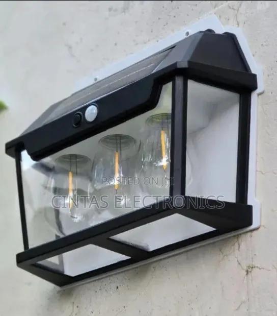 Solar Wall Tripole 3 Bulb LED Lamp Motion Sensor
