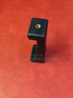 Universal Smartphone Clamp Holder – Perfect for Content Creation