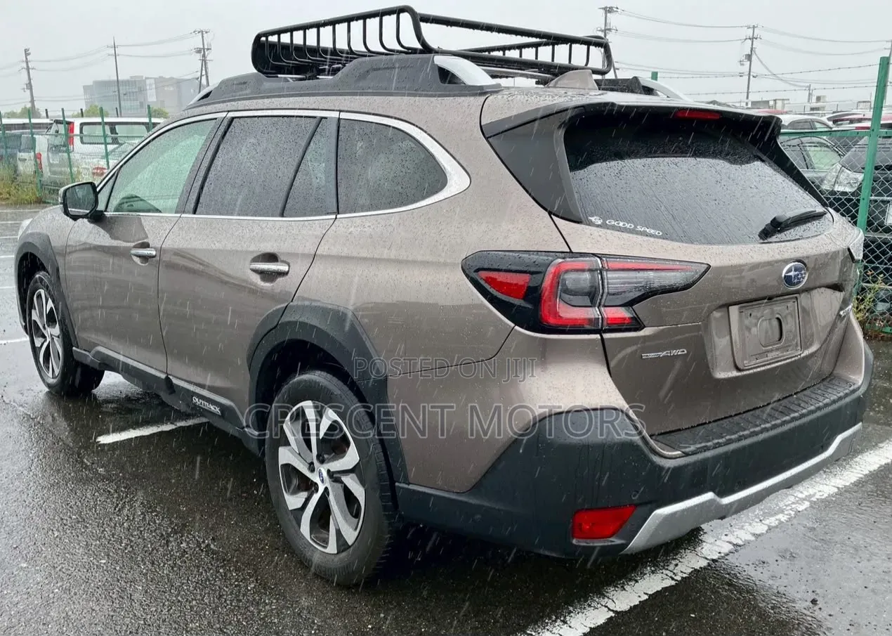 Subaru Outback 2022 Brown