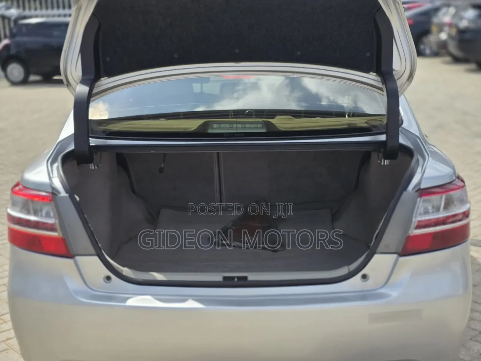 Toyota Premio 2012 Silver