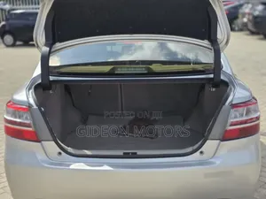 Toyota Premio 2012 Silver