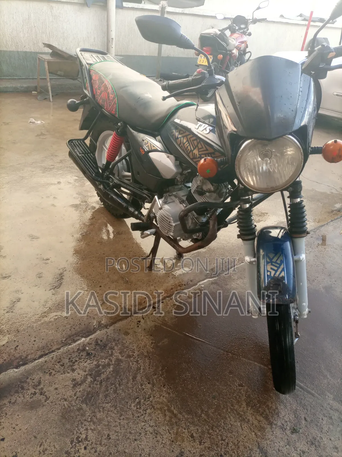 TVS HLX Plus ES 2024 Gold