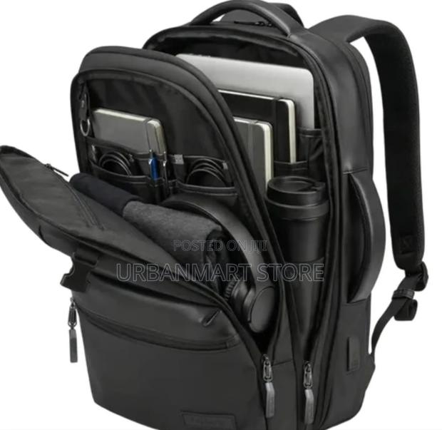 Oraimo MegaCarry OHDB-001 Waterproof Business Backpack