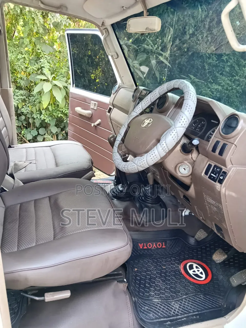 Toyota Land Cruiser 2012 White
