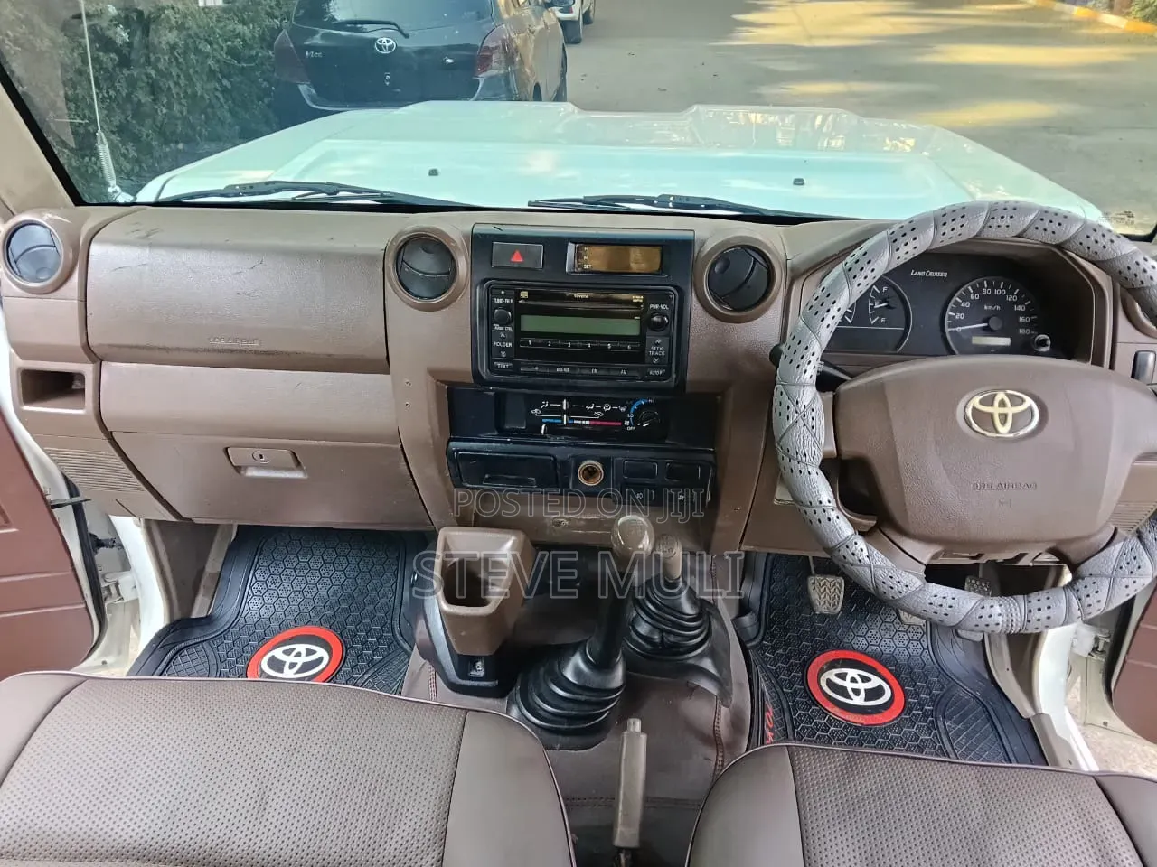Toyota Land Cruiser 2012 White