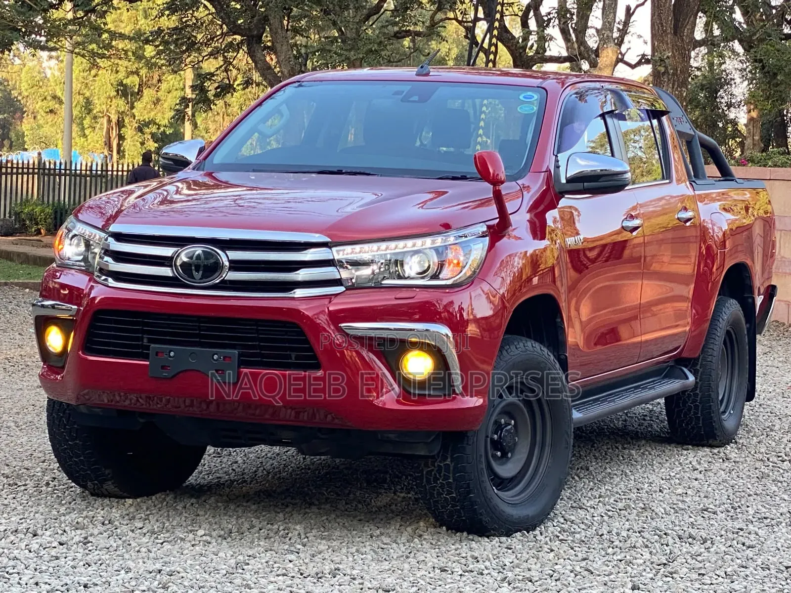 Toyota Hilux 2019 Maroon