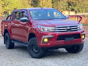 Toyota Hilux 2019 Maroon