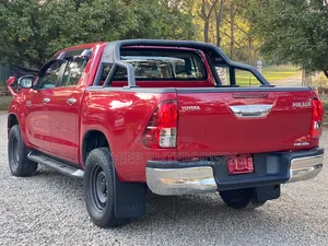 Toyota Hilux 2019 Maroon