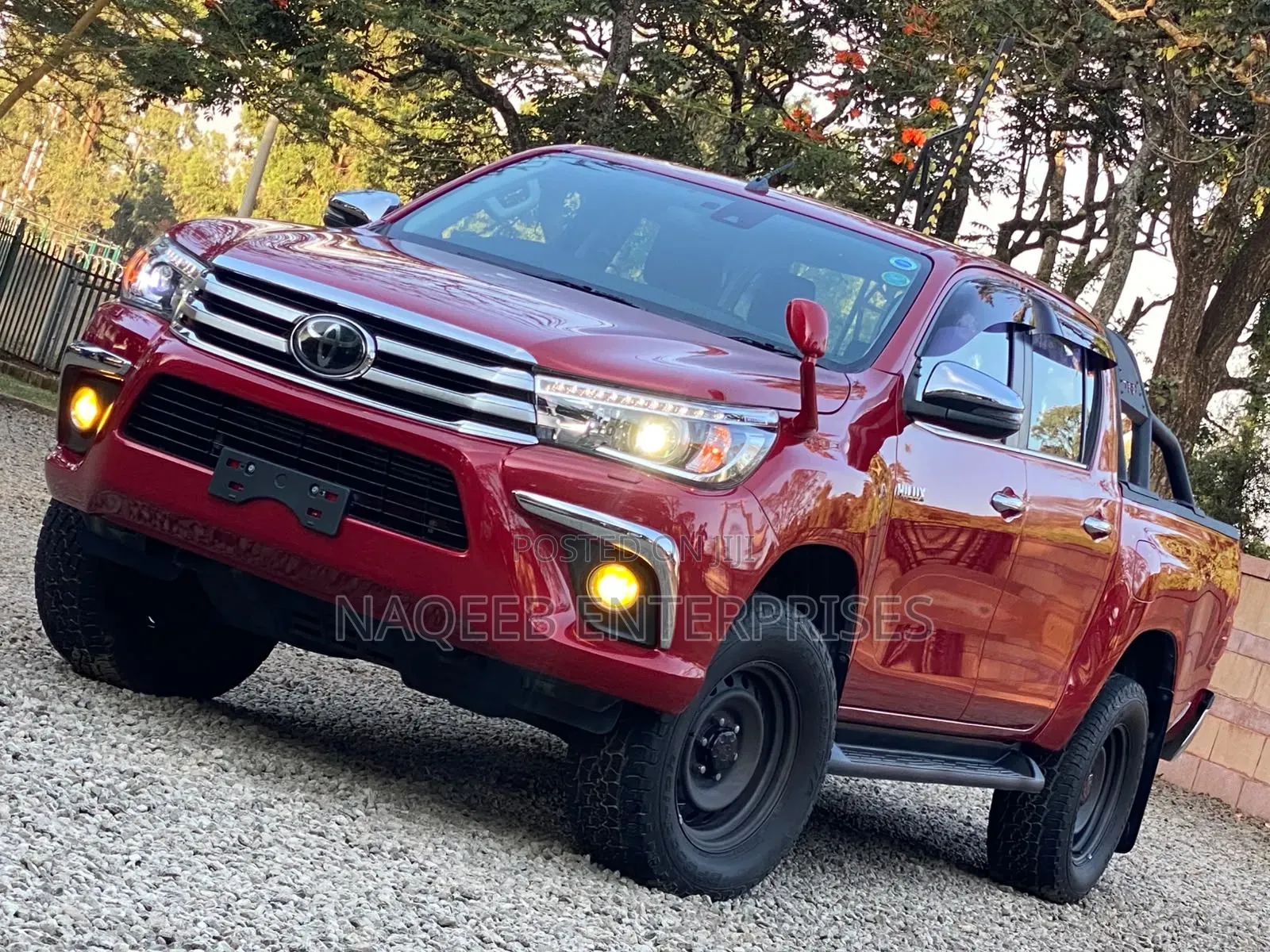 Toyota Hilux 2019 Maroon