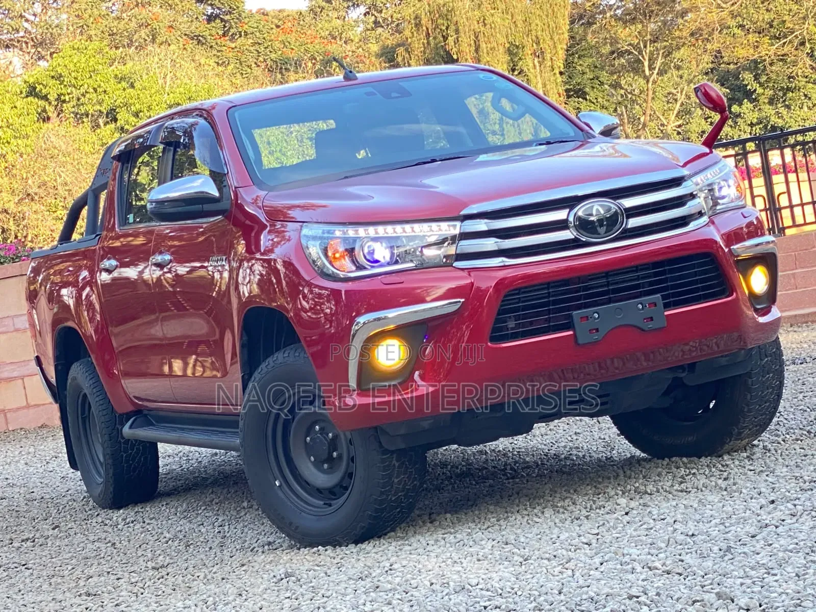 Toyota Hilux 2019 Maroon