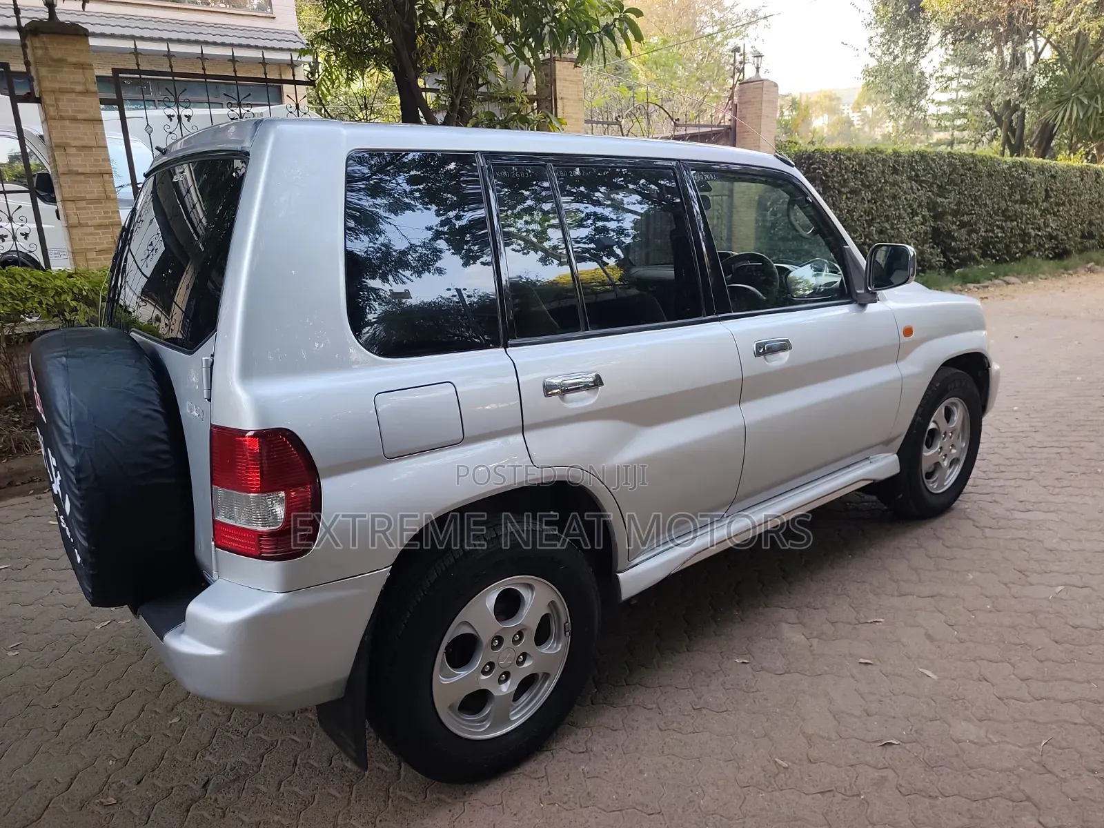 Mitsubishi Pajero IO 2004 Silver
