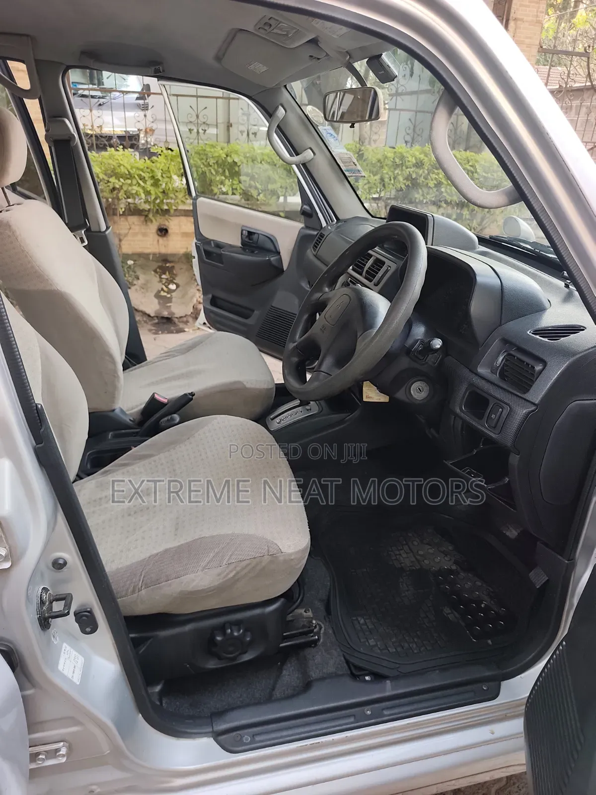 Mitsubishi Pajero IO 2004 Silver