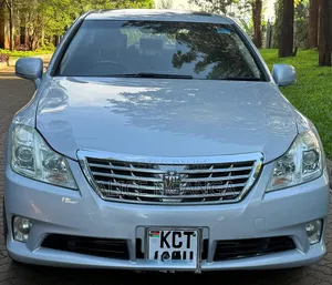 Toyota Crown 2011 Silver