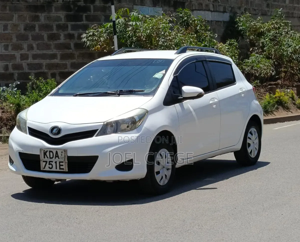 Toyota Vitz 2013 White