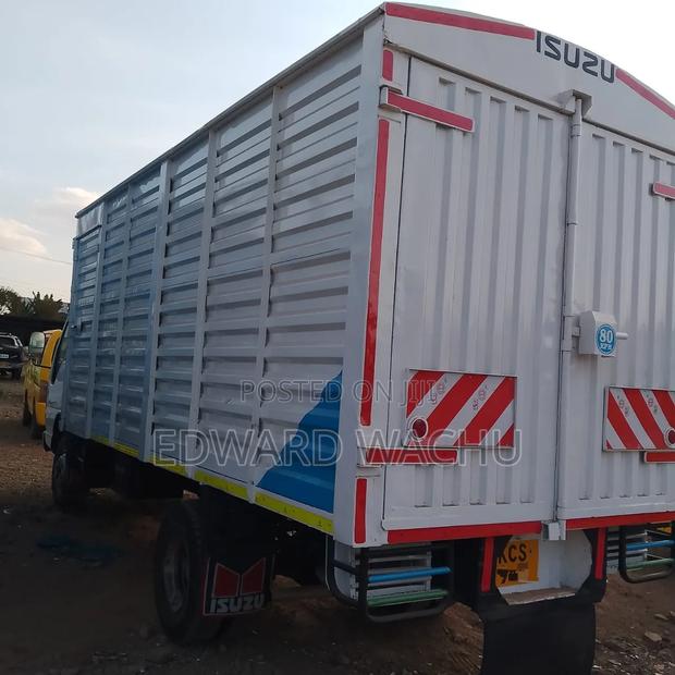 Isuzu NPR 4.3 2018 White - thumbnail 2