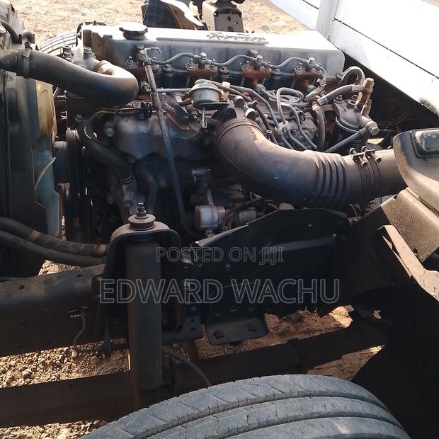 Isuzu NPR 4.3 2018 White - thumbnail 5