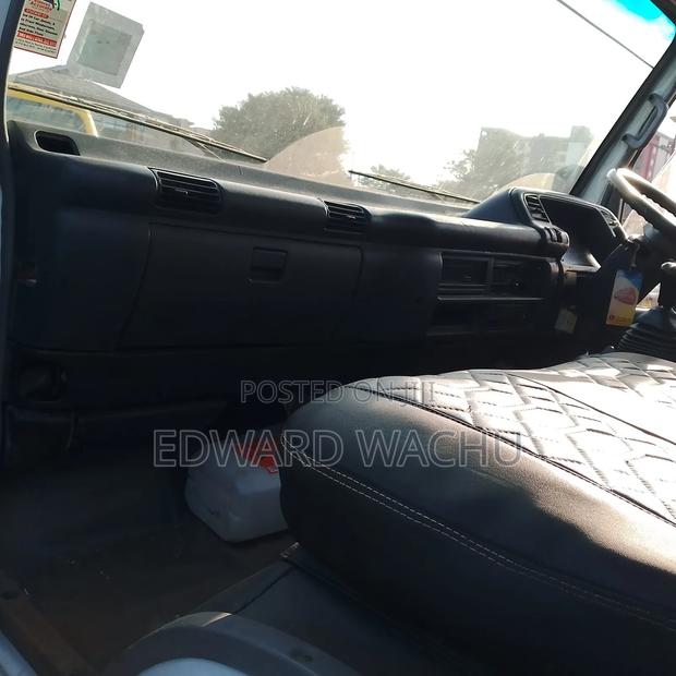 Isuzu NPR 4.3 2018 White - thumbnail 7