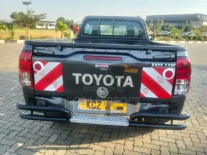 Toyota Hilux 2020 Gray