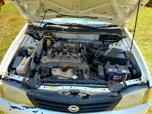 Nissan Advan 2006 White