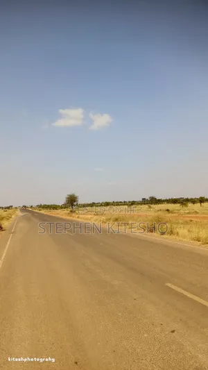 40acres for Along Cimba Cement Tarmac Road Imbrrikani Loitoktok