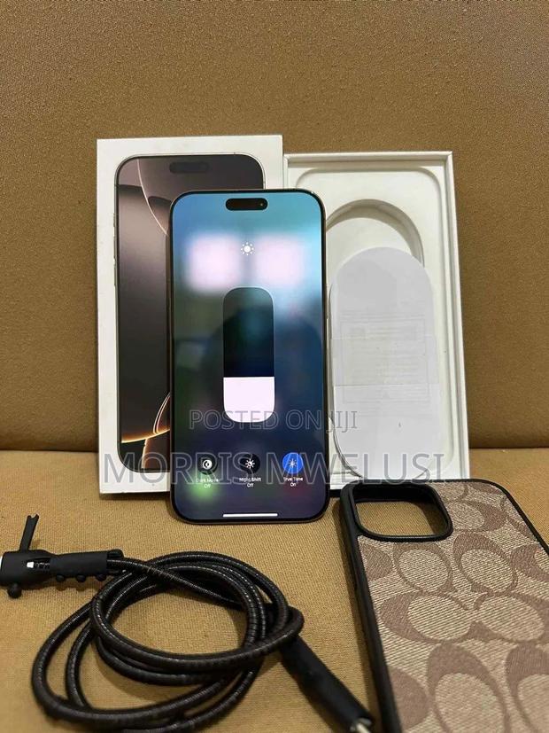 Apple iPhone 16 Pro Max 256 GB Gold