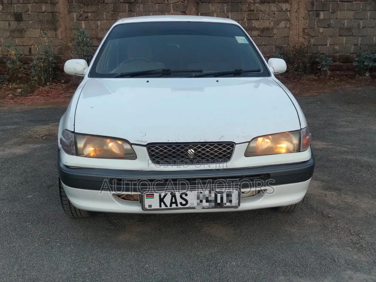 Toyota Corolla 1997 White